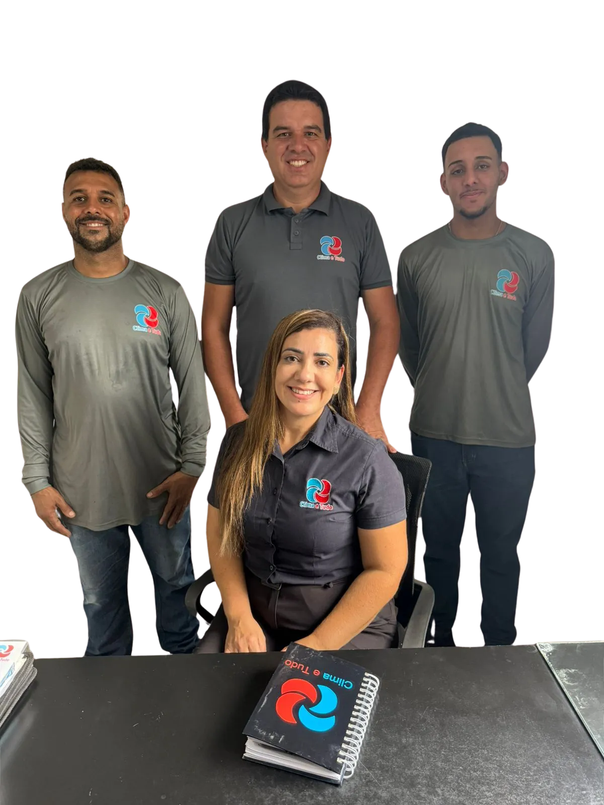 Equipe Clima e Tudo – especialistas em conserto e instalação de aquecedores de piscina com 25 anos de experiência em MG